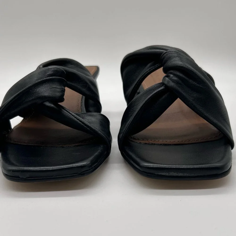 Journee Signature Sandals Womens 8.5 Black Leather Charlize Twisted Slip On‎ NEW